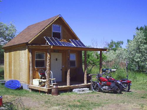Обложка книги Simple Solar Homesteading